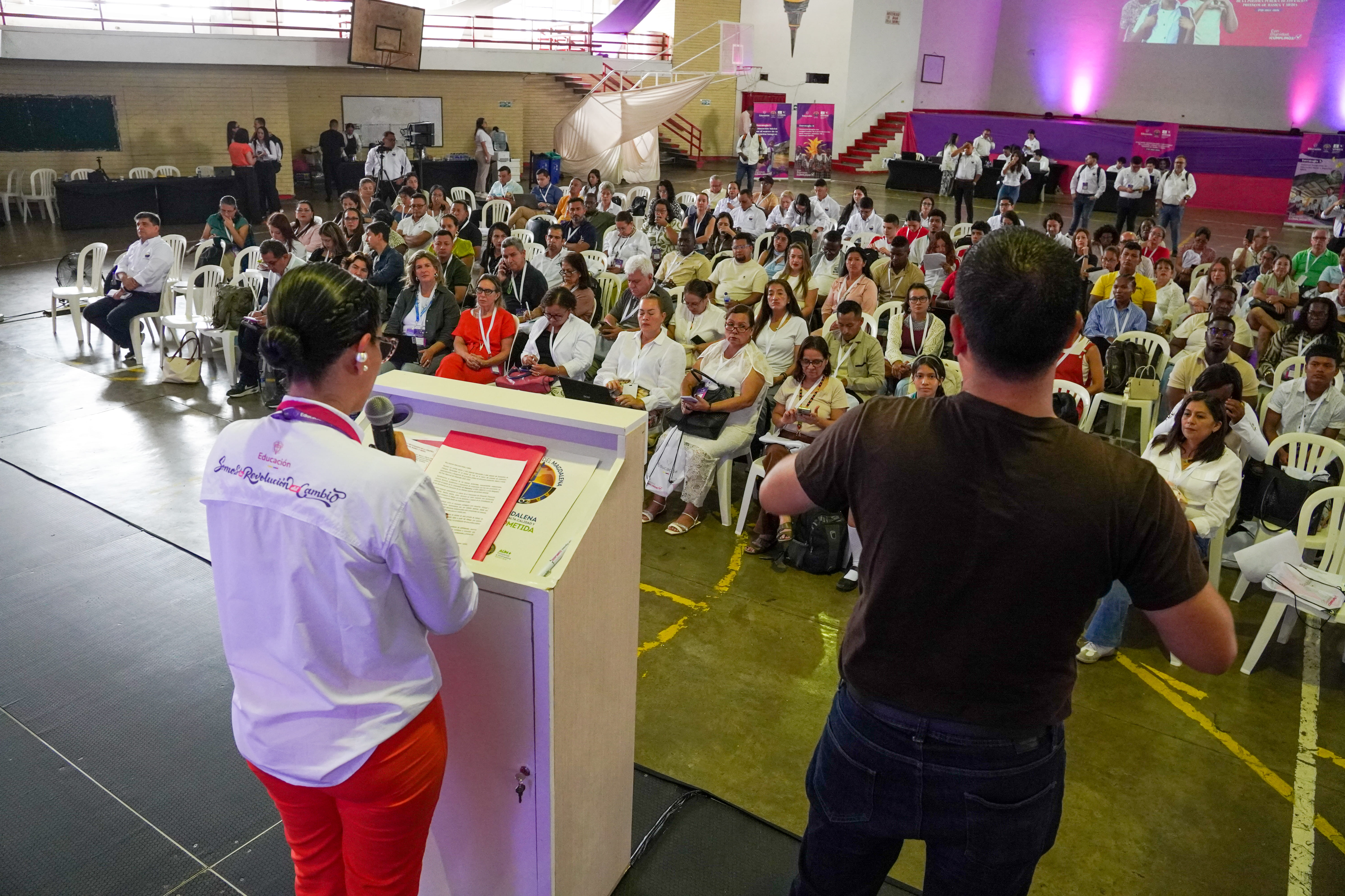 Cali reúne voces del suroccidente colombiano para fortalecer la evaluación de la política pública de educación