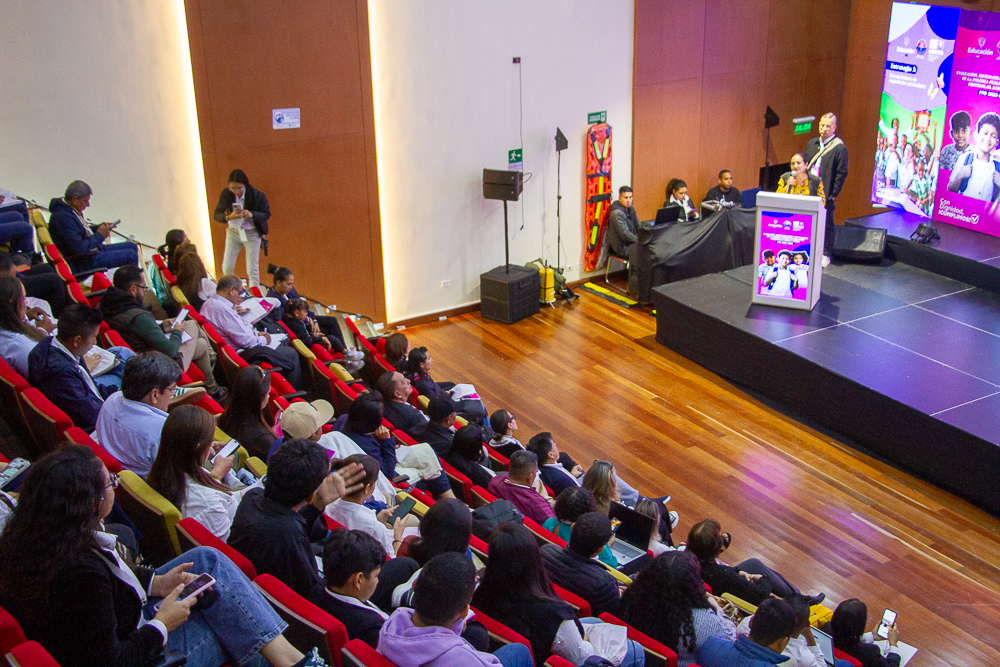 En Bogotá cerró el ciclo presencial de los Diálogos Territoriales sobre política pública de educación